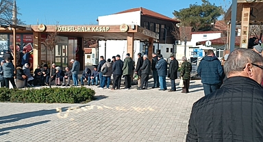 Edirne'de halk kasabı kuyrukları geçim gerçeğini ortaya koydu