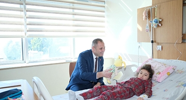 Kırklareli Belediye Başkanı Bulut'tan Miniklere Yeni Yıl Ziyareti