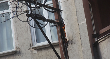 Kırklareli’nde Elektrik Direği Alev Aldı: Ekipler Hızla Müdahale Etti