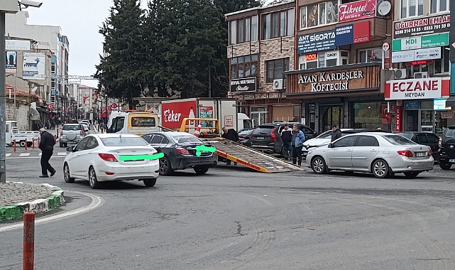 Kırklareli'nde Soğuk Hava Nedeniyle Araç Yolda Kaldı