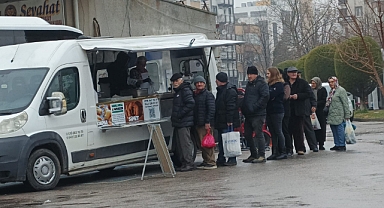 Kırklareli Otogarı'nda Hafta Sonu Sabahı Lokma Dağıtımı