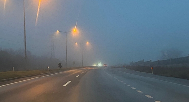 Kırklareli-Pınarhisar Yolunda Yoğun Sis Sürücüleri Zorladı