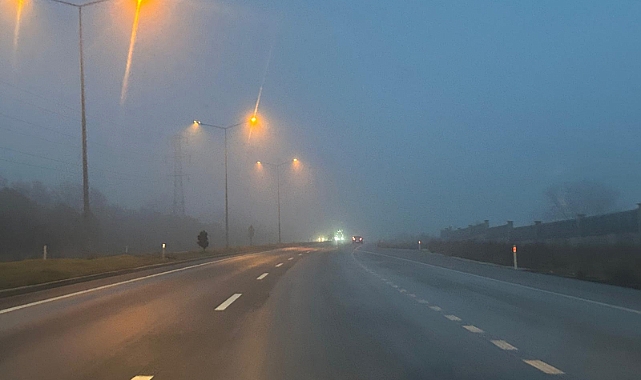 Kırklareli-Pınarhisar Yolunda Yoğun Sis Sürücüleri Zorladı