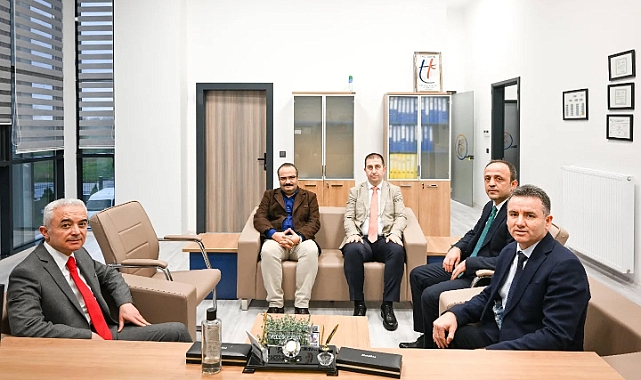 Kırklareli Valisi Uğur Turan'dan Tapu Müdürlüğü'ne Ziyaret