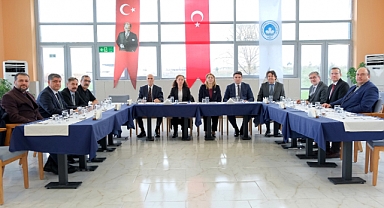 KLÜ Yönetim Kurulu Toplantısı Rektör Prof. Dr. Rengin Ak Başkanlığında Yapıldı