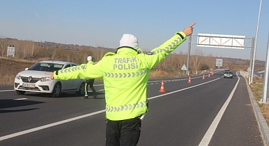 Lüleburgaz Kavşağı'nda Trafik Ekiplerinden Sıkı Tedbir