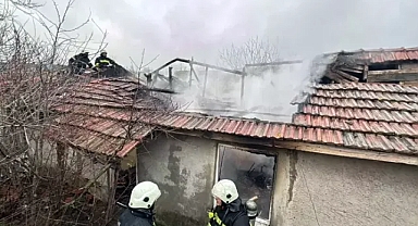 Metruk bina, yangında kullanılamaz hale geldi