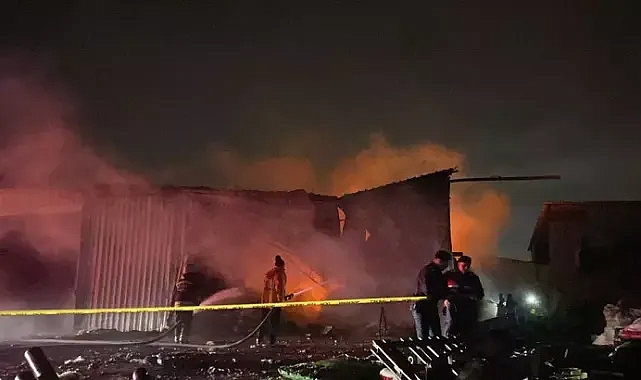 Tekirdağ'da geri dönüşüm tesisinde yangın