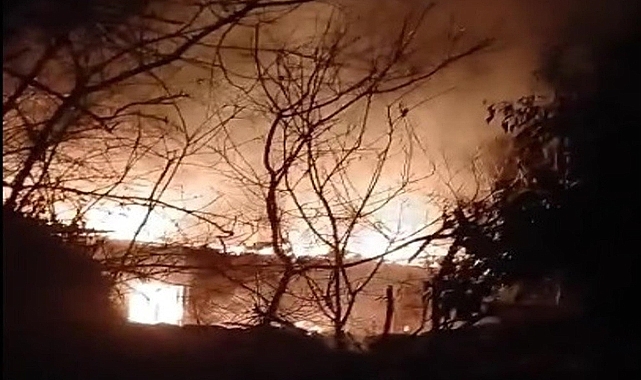 Tekirdağ'da yangında tek katlı ev kullanılamaz hale geldi