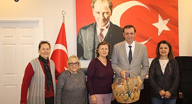 Üretici Kadınlardan Başkan Özalp’e Yeni Yıl Ziyareti