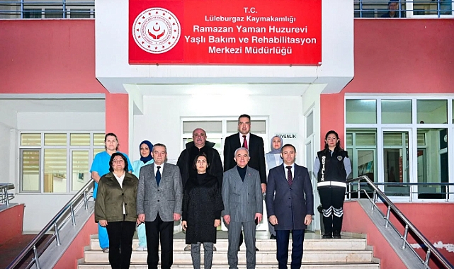 Vali Uğur Turan ve Eşi Nihal Turan'dan Huzurevine Anlamlı Ziyaret