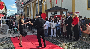 Babaeski’de Adil Onat Caddesi Sevgiyle Doldu