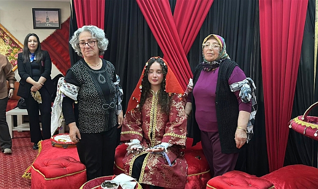 Bakanlık kredisiyle evlenecek çiftler huzurevi sakinleriyle buluştu, kına gecesi düzenlendi