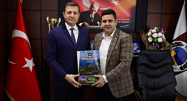 Başkan Akay'dan Kıyıköy'e Ziyaret: Yerel Yönetimler Arasında Güçlü İş Birliği Mesajı