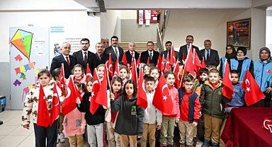 Bayrak Sevgisi Okullarda Hayat Buldu