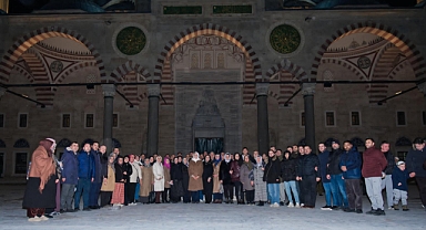 Belgin İba ve AK Parti Teşkilatlarından Selimiye'de İrmik Helvası İkramı