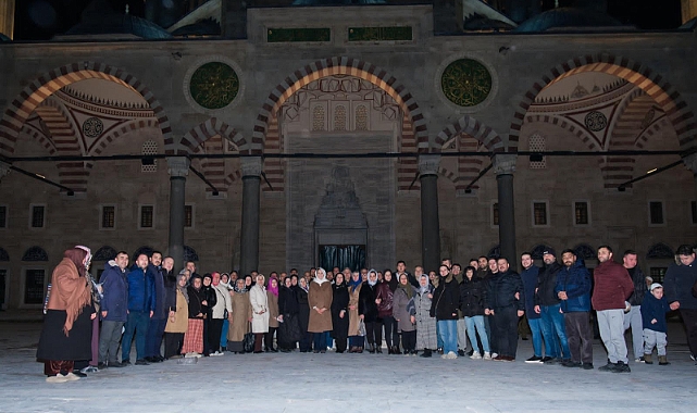 Belgin İba ve AK Parti Teşkilatlarından Selimiye'de İrmik Helvası İkramı