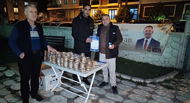 Derya Bulut'tan Teravih Sonrası Helva İkramı