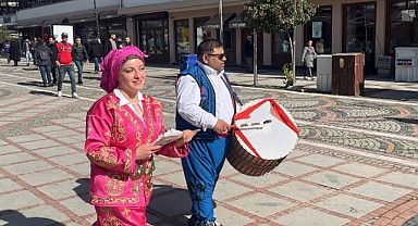 Edirne'de Ramazan Sokağı’na davul ve manili davet