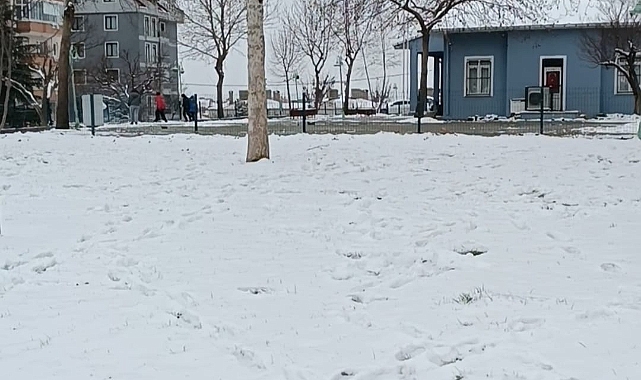 Edirne'de Yoğun Kar Yağışı Sonrası Trafiğe Kısıtlama