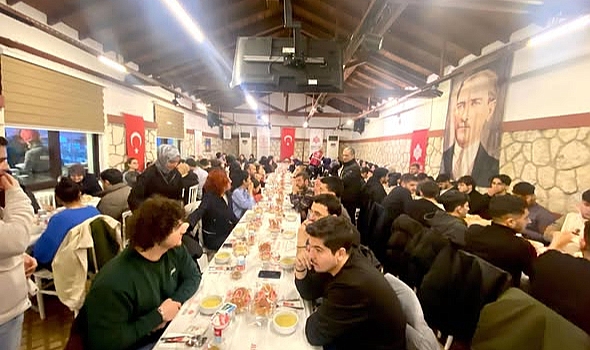 Evlilik Kredisi Alan Gençler İftarda Bir Araya Geldi