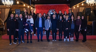 Galibiyetin Sevinci, İftar Sofrasında Paylaşıldı