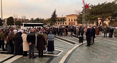 Kırklareli'de Umre Heyecanı: Vali Uğur Turan Vatandaşları Yalnız Bırakmadı