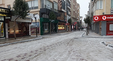 Kırklareli Güne Karla Uyandı