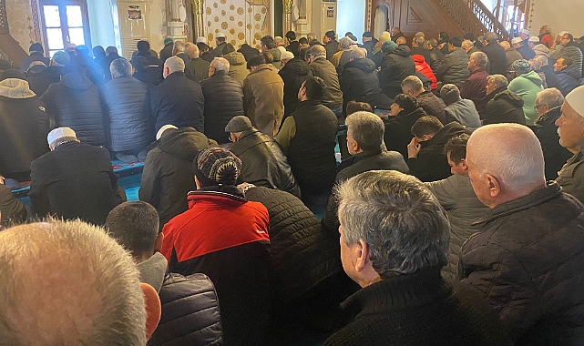 Kırklareli'nde Ramazan'ın İlk Cumasında Camiler Doldu Taştı