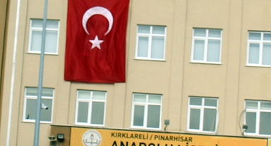 Okullarda İkinci Döneme Türk Bayraklı Başlangıç