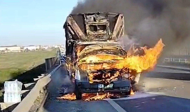 Seyir halindeki kamyonet alev alıp yandı