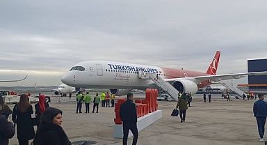 THY'nin 500. Uçağına Anlamlı Lansman: Şehit Çocuklarıyla Gurur Tablosu