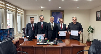 Babaeski Kaymakamı Tamer Orhan'dan Başarılı Kamu Personeline Ödül