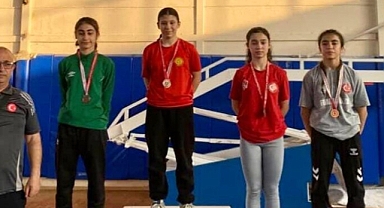 Çorlulu Güreşçiler, İzmir`den Kupalarla Döndü