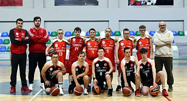 Down Sendromlular Basketbol Milli Takımı Antrenörü Ercan: Başarılarla ailelerin bakış açısı değişti