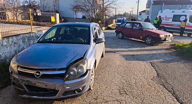 Edirne’de 2 otomobil çarpıştı: 1 yaralı