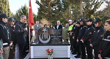 Edirne’de kadın polisler, şehit meslektaşlarını 8 Mart nedeniyle kabri başında andı