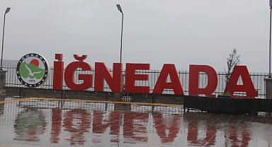 İğneada’da Hafta Sonu Sessizliği: Yağmurla Birlikte Sokaklar Boş Kaldı