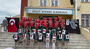 Keşan’da öğrencilerden Çanakkale Zaferi'nin 111’inci yıl dönümüne özel koreografi