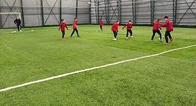 Kırklareli Çalhanoğlu Futbol Okulu Eğitimlerine Hız Kesmeden Devam Ediyor