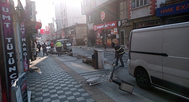 Kırklareli'de Karaumur Caddesi Işıklandırmaları Yenileniyor
