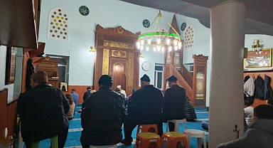 Kırklareli'nde Kadir Gecesi'nde Tesbih Namazına Yoğun Katılım