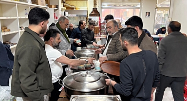 Soyyıl İnşaat Sahibi Muhlis Yıldız'dan Birlik Sofrası: Edirne'de Yoğun Katılımlı İftar
