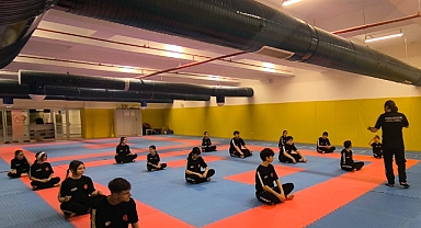 Yamaner Spor Kulübü'nde İstiklal Marşı'nın Ruhu Yaşatıldı