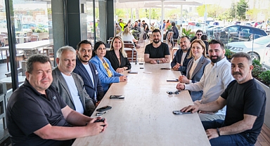 AK Parti Edirne'de Kapı Kapı Ziyaret: Teşekkür Belgeleri Bizzat Ulaştırılıyor