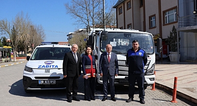 Büyükkarıştıran Belediyesi Filoya Yeni Araçlar Ekledi