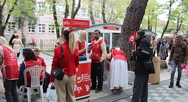 CHP Gençlik Kolları Çocukları Sevindirdi!