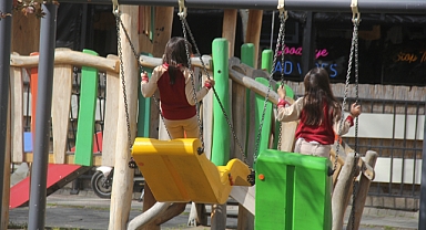 Kırklareli'nde Bahar Coşkusu Parklara Yansıdı