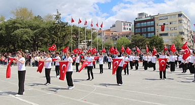  Kırklareli’nde Bayram Sevinci! Öğrencilerden Muhteşem 23 Nisan Gösterileri 