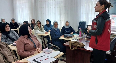 Kırklareli'nde Koruyucu Aile Eğitimi: Koruyucu Aile Bilinci Anlatıldı